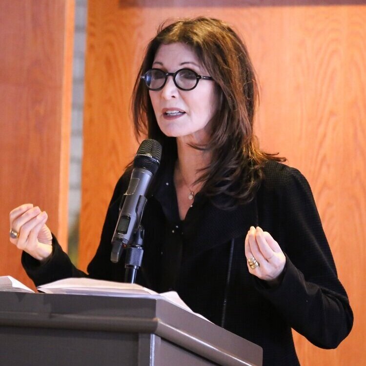 Joanna Gleason (2019)